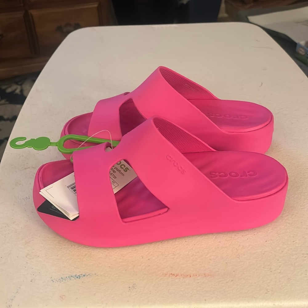 Crocs 2in Platform Sandals Women's 8 Pink crush New with tags